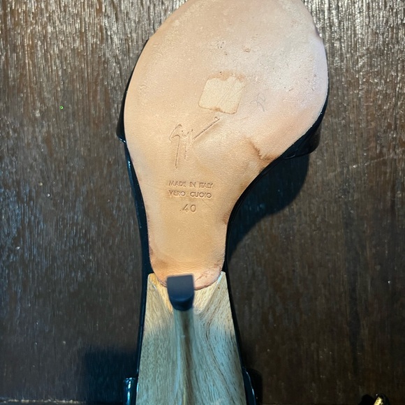 Giuseppe Zanotti Patent Leather Sandal - Picture 13 of 15